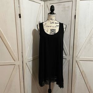 Torrid EUC lace trim hi low tank 2X